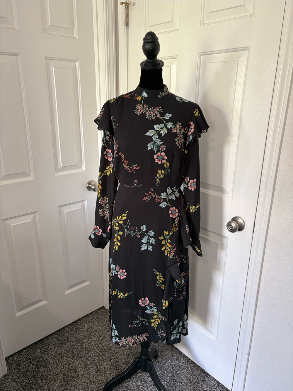 Who What Wear Black Floral Long Sleeve Midi Dress